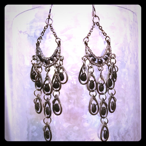 The Limited Jewelry - ✨Chandelier earrings, black beads and silver tone✨